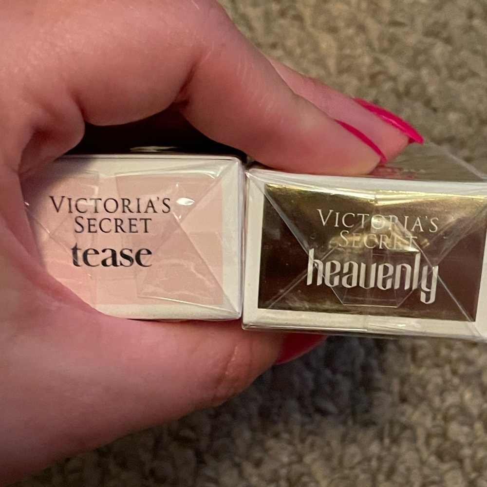Victoria Secret Bundle - Picture 2 of 2